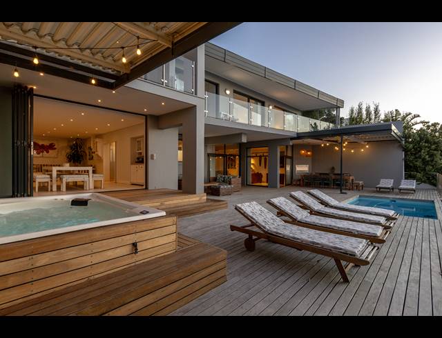 7 BEDROOM HOUSE TO LET IN CAMPS BAY